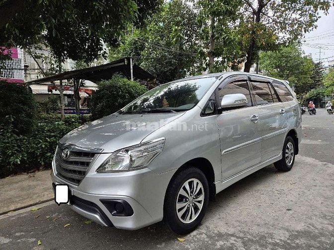 Cần bán Inova E (2.0L) sx:2015MT,màu bạc,gđ sử dụng mới 95%.