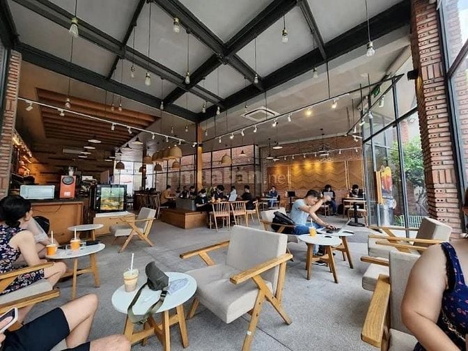 Cần người phụ bán hàng Bình Thạnh trên 18 tuổi