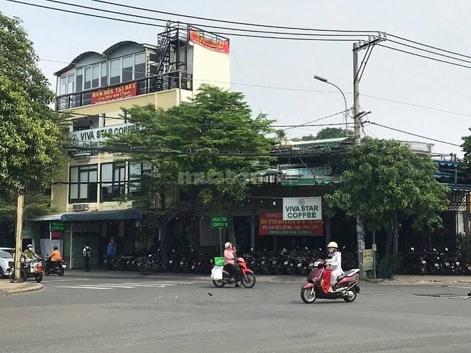 Bán nhà căn góc 2 mặt tiền đường  gần Chọ Hiệp Tân 