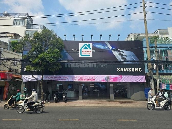 Cho thuê nhà Mặt Tiền Cách Mạng Tháng 8 P.11 Quận 3_Ngang 13.8m x8.5m