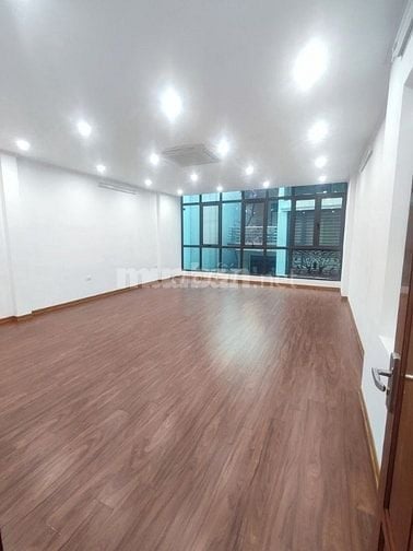 Bán nhà 6 tầng (thang máy) ngõ 6 Vĩnh Phúc 35m, căn góc giá: 7.5 tỷ!