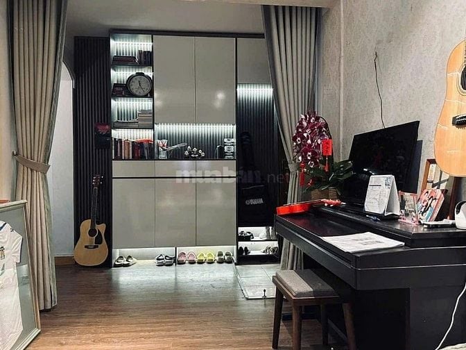 Cho thuê nhà tập thể ngân hàng ngõ Thái Thịnh Đống Đa 