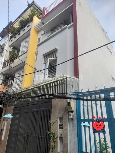 Nhà HIẾM 9,5 Tỷ, gần trường Việt Úc, NT.Thập,  DT 4,5x12m.