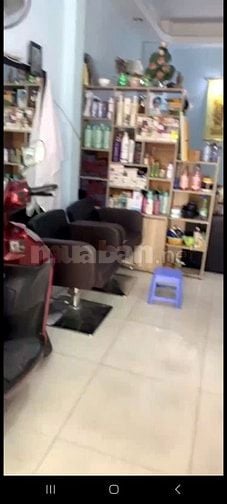Vì nhà có việc gấp cần sang tiệm tóc nam nữ, nhà nguyên căn đường 3/2 