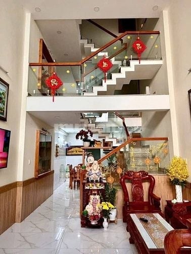 Chính chủ cần bán căn nhà đang ở hẻm Đoàn Văn Bơ phường 16 quận 4.  
