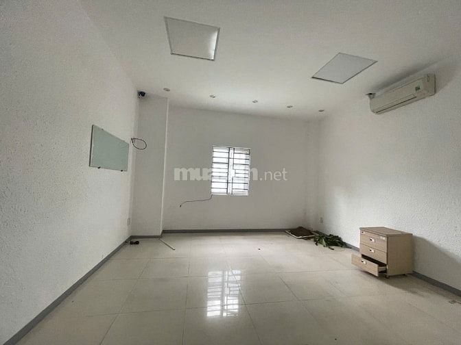 Văn phòng view đẹp gần cầu Rồng, có thể treo bảng biển tòa nhà