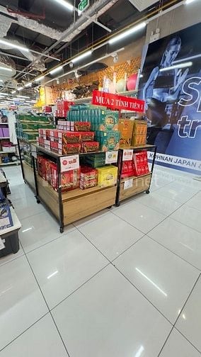 Tuyển gấp 3 Nam,NỮ Tuổi từ 22 -60 Đóng Gói , Phụ Kho , Dán Tem
