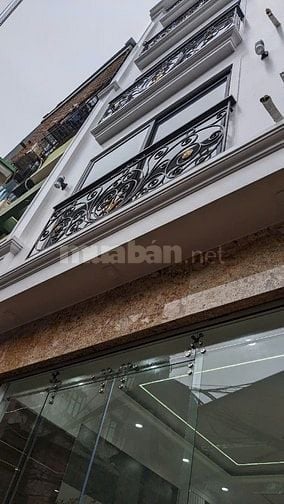Nhà đẹp Phố Cầu Giấy mặt tiền nhỉnh 4 M, 6 Tầng đủ công năng tiện ích