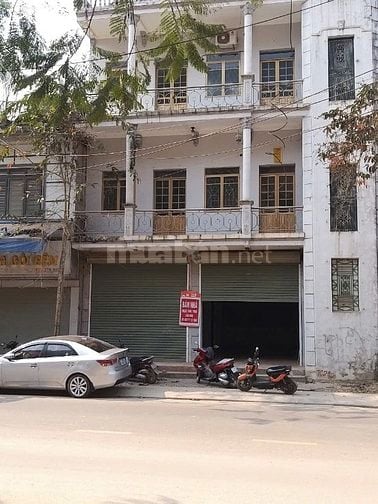 Bán nhà 150m2, MT: 10m, vị trí 1-Yên Ninh, TP Yên Bái KD sầm uất.