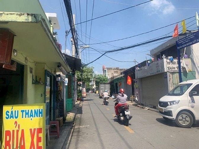 Chủ ngộp bán gấp nhà mặt tiền đường 12m.cho thuê 15t/tháng