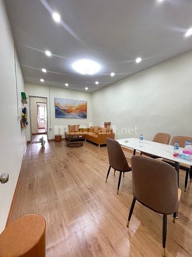 Bán căn TT Ngõ 328 Nguyễn Trãi tầng 5 ngay Royal City