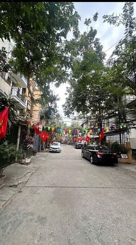 Ba Đình – Nhà riêng 60m², ô tô ngủ trong nhà, giá nhẹ tênh 15 tỷ! Hoa 