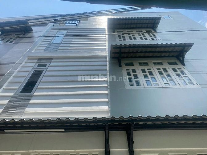 Bán nhà cách MT 40m. 2737//P.Thế.hiển. p7Q8