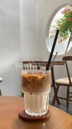 CẦN NGƯỜI PHỤ BÁN CAFE VÀ NƯỚC GIẢI KHÁT 