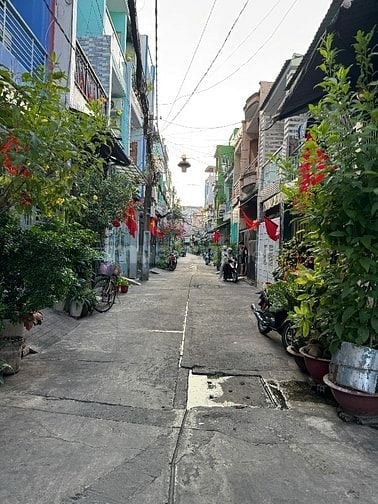 HẺM XE HƠI THÁI PHIÊN, Q11, 52m2 6 TẦNG  THANG  MÁY GIÁ 10,9 TỶ