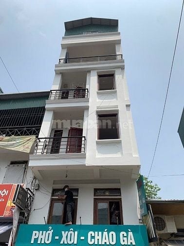 Cho thuê nhà 5 tầng, mặt tiền 4,5m, 35 m2 ×5 tầng, tại 1/85 Hạ Đình