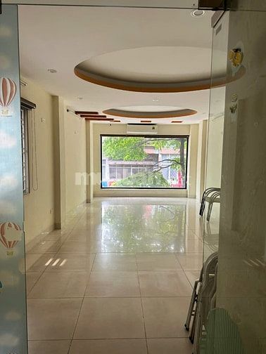 Cho thuê làm văn phòng, nhà mặt phố Khâm Thiên, quận Đống Đa
