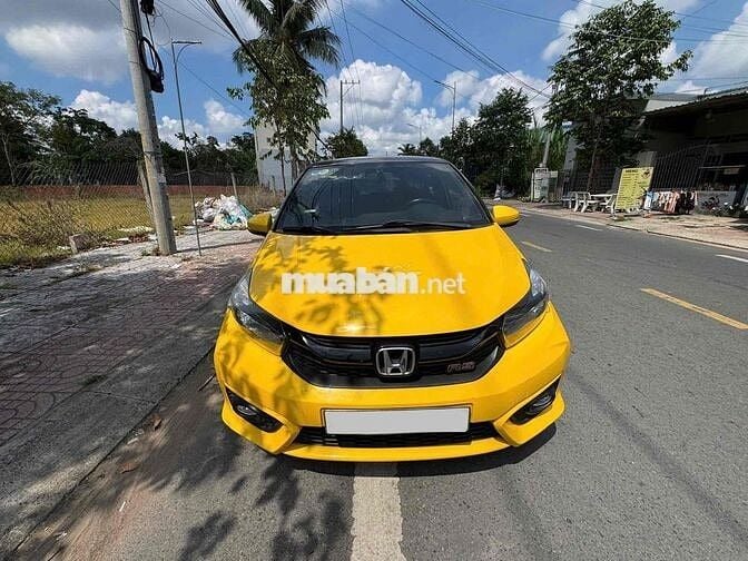 Đổi xe 7 chỗ cần bán Honda Brio 2020 RS