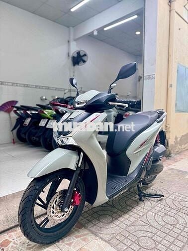 SH 160 ABS Xám Xi Măng Thể Thao 2025 odo 3km