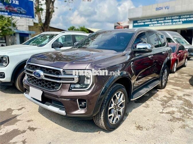 Ford Everest Titanium 2.0L 4x2 AT - 2022