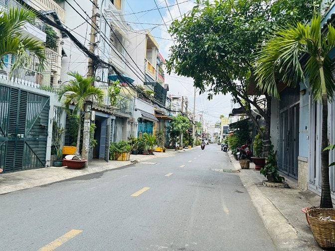 HẺM XE HƠI TRÁNH,2 MẶT THOÁNG,183m2 DTSD,3TẦNG 5x14m,GẦN CHỢ THẠCH ĐÀ