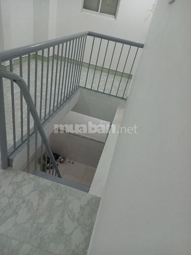 Cho thuê phòng một trệt một lầu .mỗi lầu 3.5m.tổng cộng 7 m chiều cao