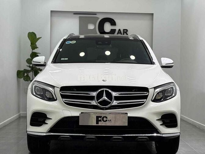 Mercedes Benz GLC 2019 300 4Matic - 63000 km
