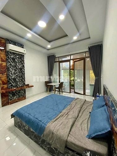Studio tách bếp 45m2 có ban công ngắm đường phố Tân Bình