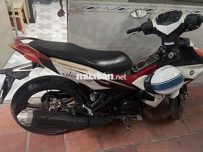 Exeter 150 màu trắng đỏ đen