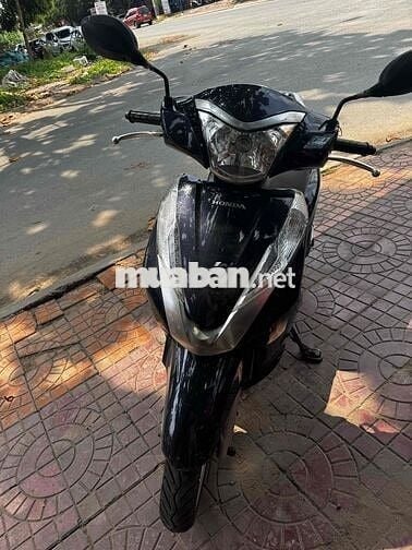 Honda Lead 2016 một chủ từ đầu  xe zin đẹp keng .