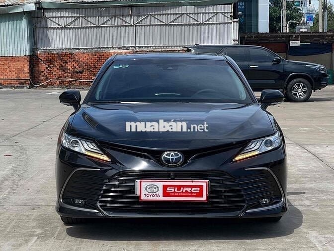 Toyota Camry 2.5Q 2022 chủ quên chạy. Lướt 14K