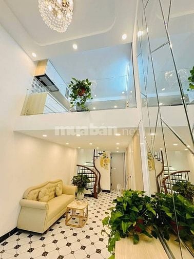 Nhà Đẹp Khâm Thiên, Đống Đa 24/26m, 5 tầng, mt 3.1m, giá 6.2 tỷ.