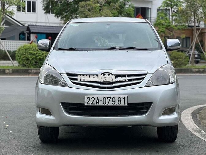Toyota Innova 2011 G - 60000 km