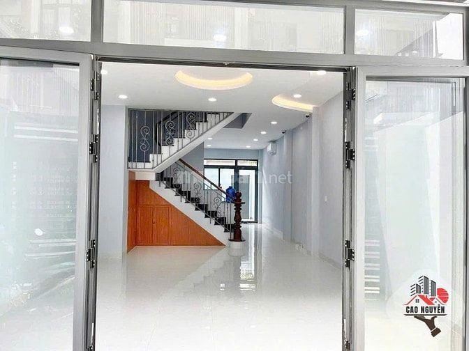 Nhà 5x19 3 lầu 6pn 7wc 8 máy lạnh , gần Hoà Bình, Đầm Sen