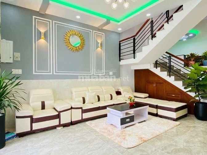 Nhà ngang 4,5 đường Đoàn Như Hài, Q4. Thông Hoàng Diệu, Giá 2,370 tỷ