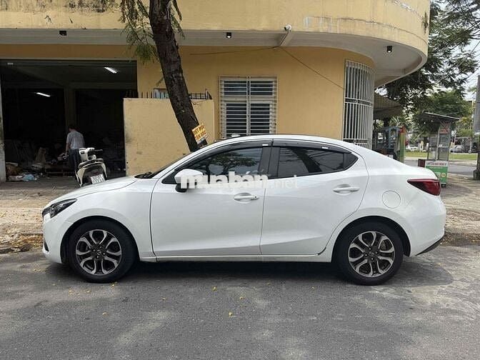 Mazda 2 2016  1.5 AT Sedan - 85000 km