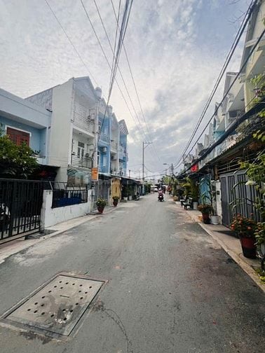Giá 5,45 Tỷ, gần cầu Long Kiểng, DT 6x15m