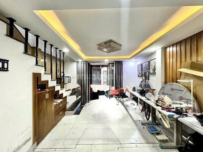 NHÀ Ở NGAY  Kỳ Đồng nhà 1T2L liền kề trường đh sự phạm HCM, dt: 68m2