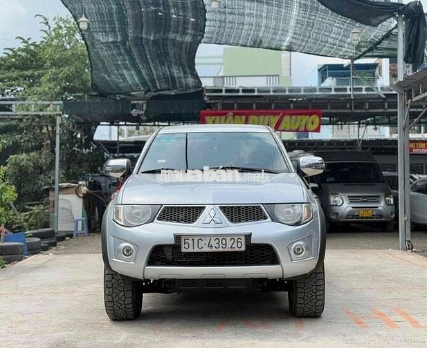 Triton 2.5GLS 4x4 6/2014 tự động, 2cầu nhập Thái.