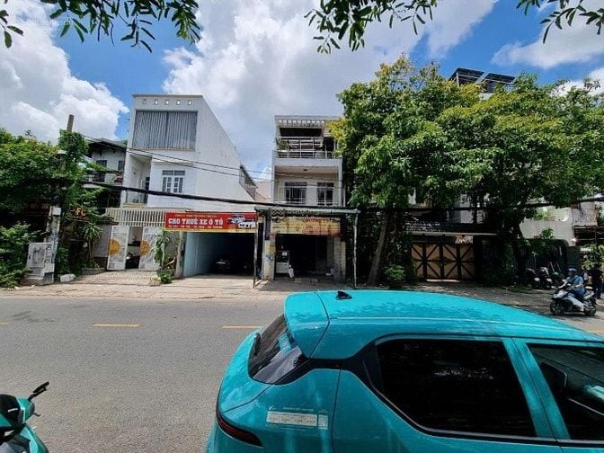 Nhà mặt phố này tọa lạc tại Kênh 19/5B, Phường Tây Thạnh, Quận Tân Phú