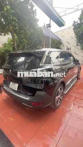Cần bán xe 7 chỗ hiệu Peugeot 5008 mới 98%