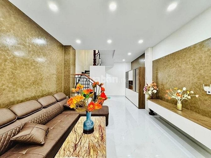 Chốt căn nhà đẹp 50.4m2 ngay Bến Vân Đồn, Quận 4. Giá: 2 Tỷ 650. SHR