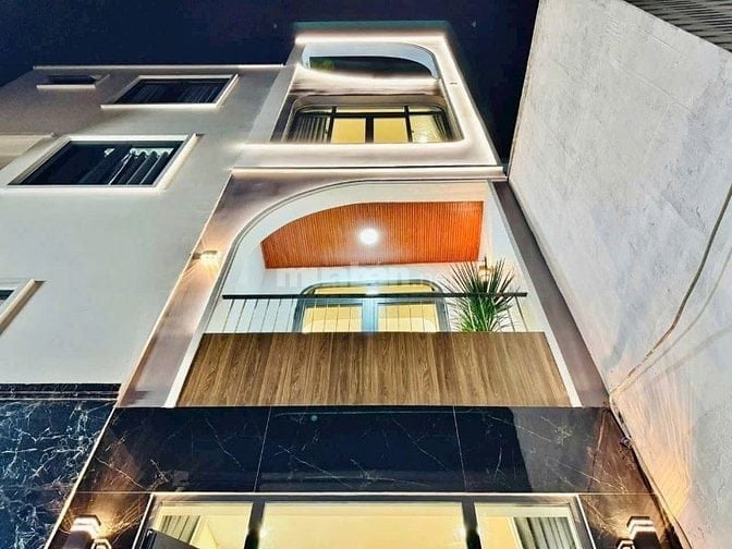 Thanh lý nhà Trương Định, Quận 3. GIÁ 4TỶ2. DT 48m2 Cho thuê 28tr SHR 