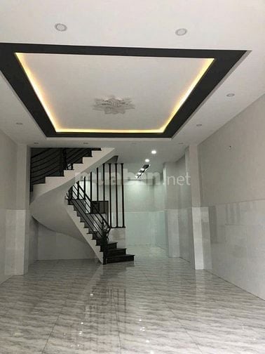 Nhà MT đường 55 quận 6 nhà đẹp, mới sơn sửa lại giá 18tr