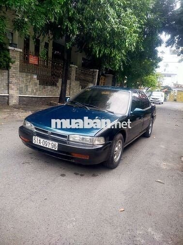 Honda Accord tự động