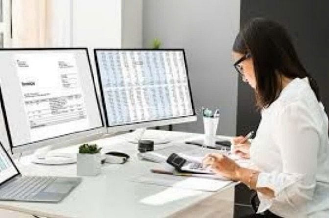 THAY ĐỔI NHÂN SỰ TUYỂN GẤP NHÂN SỰ HÀNH CHÍNH 