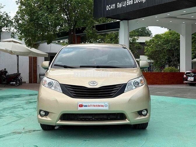 Toyota Sienna 2010 nhập mỹ xe gia đình 1 chủ