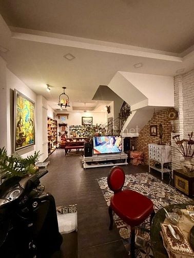 Nhà ở đường Thủ Khoa Huân, cạnh chợ Bến Thành. Bán nhanh giá 3tỷ550