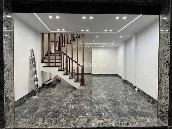 Nhà ngay hồ Quan Nhân Thanh Xuân ngõ ô tô DT: 53m2, 6 tầng 11.9 tỷ
