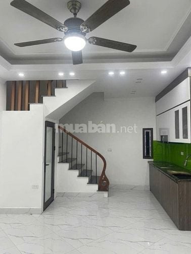 Bán nhà Trâu Quỳ - 30 m2 - Nhà mới tinh, sẵn về ở, ô tô đỗ 20m
